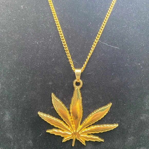 Gold leaf necklace - Picture 3 of 3